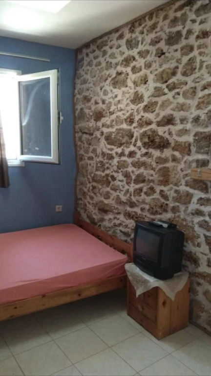 Farmhouses. 5 Guests 2 Bedrooms 3 Beds1 Bathroom