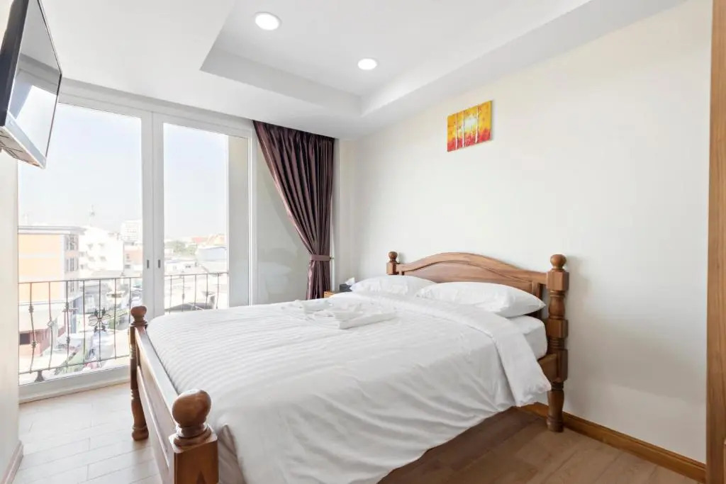Royale 8 Ville Guest House