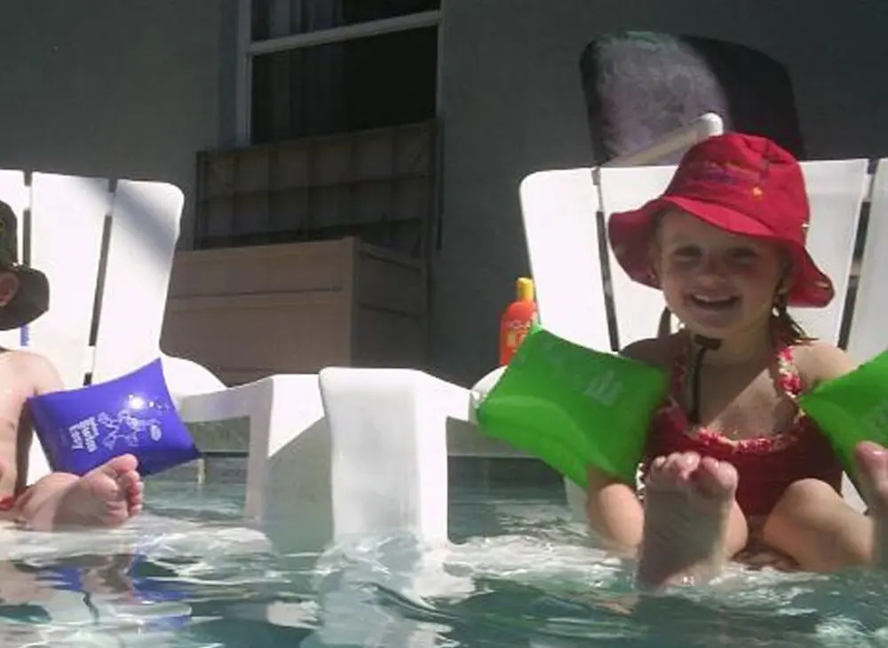 In Pool Dining!