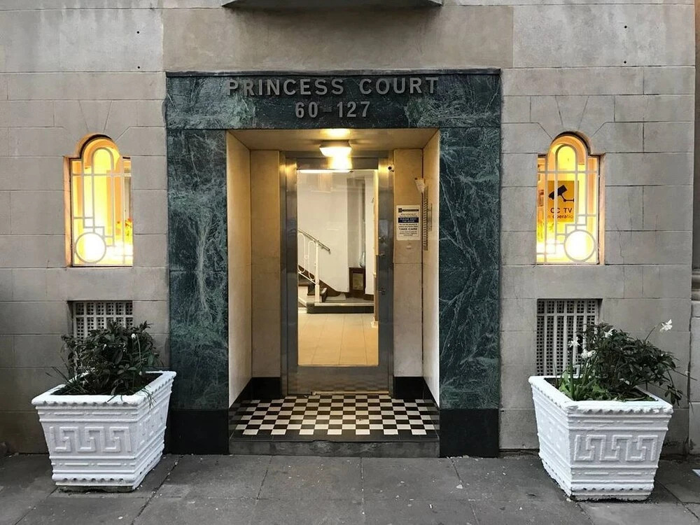Spacious Apartment Near Hyde Park