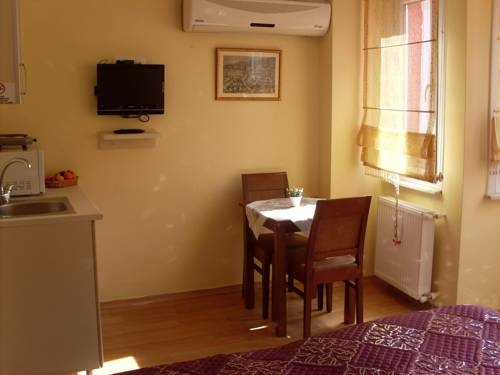 Pembe Hotel