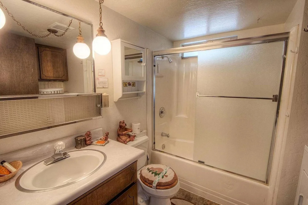 Bambis Bunkhouse