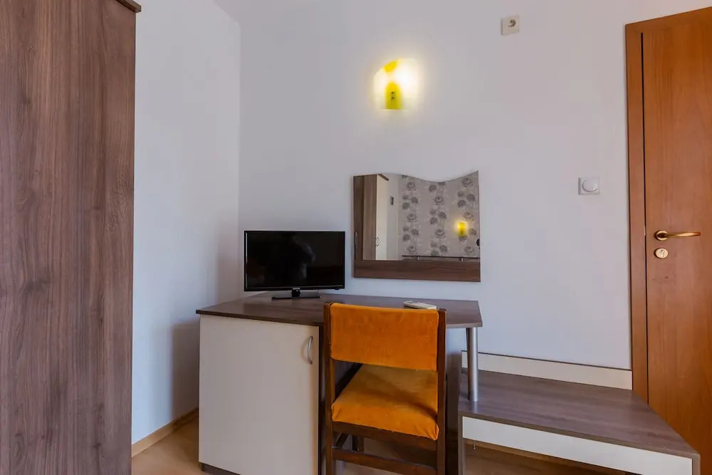 Classic Double or Twin Room in Dafinka Guest House