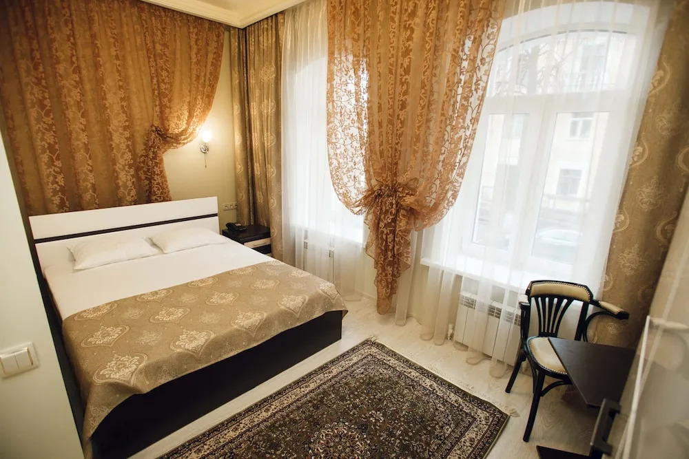 Knyagini Uhtomskoj Hotel