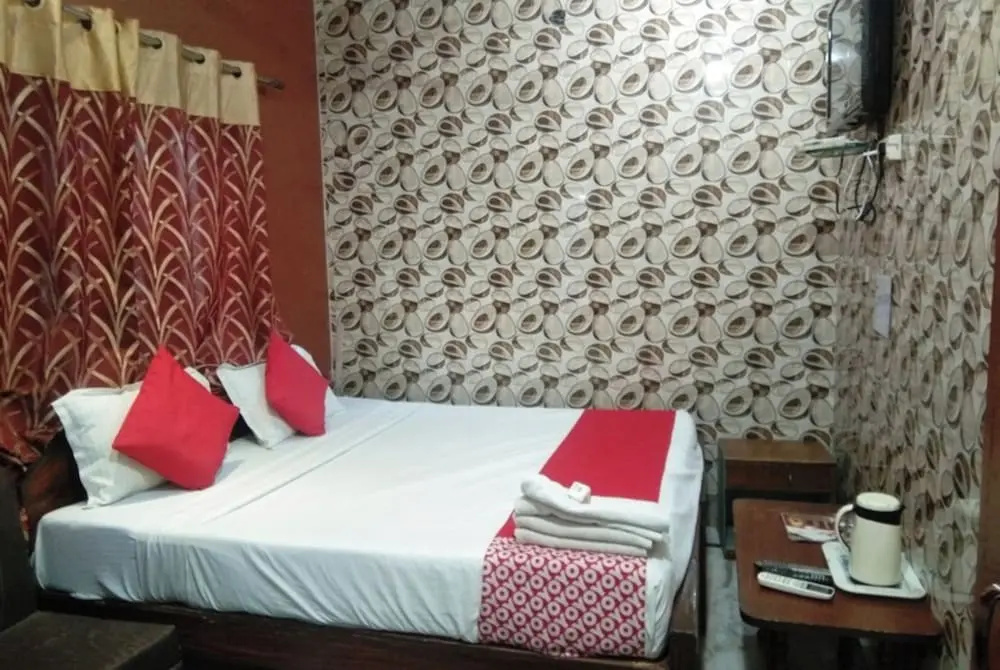 Goroomgo Rashmi Agra