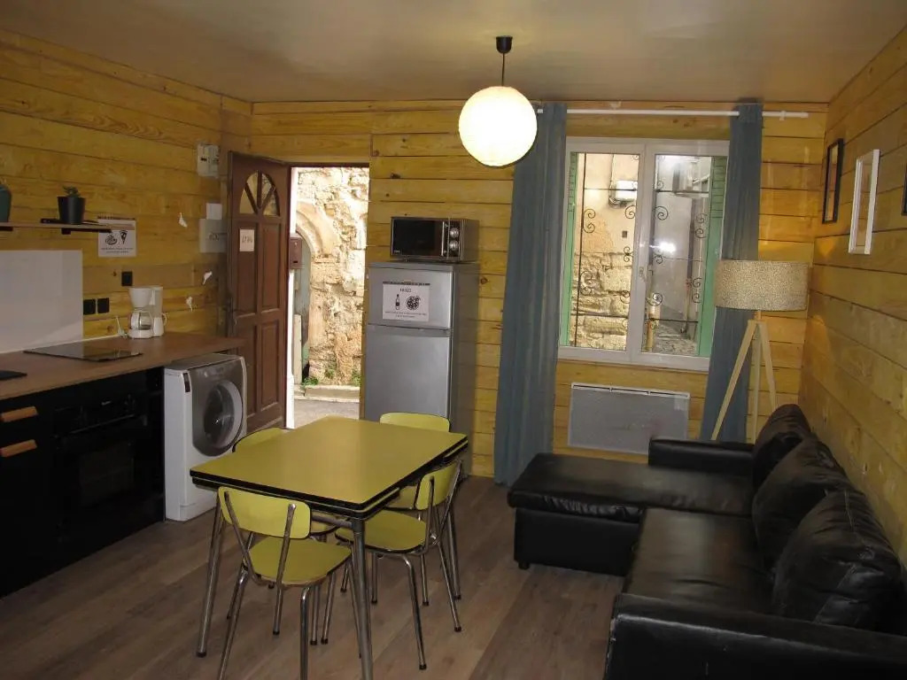 Ambiance chalet T1 bis cosy pour 5 personnes avec patio à 25 mn des plages