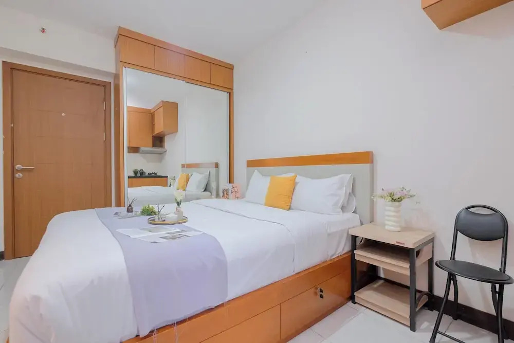 Standard Studio Room At Cinere Resort Apartment