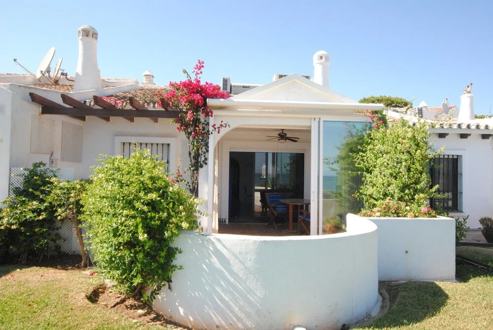 Villa Pino Beachfront Bungalow