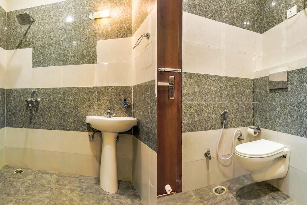 Fabhotel Prime Ocean Breeze