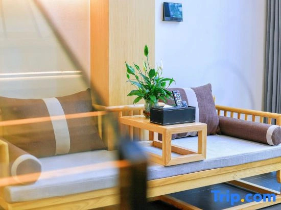 12C · Prime Location in Core Scenic Area · River & Night View