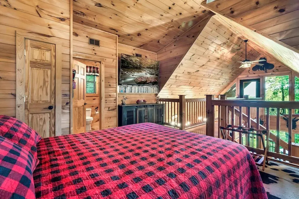 'bear Mountain Chalet' in Sevierville w/ Hot Tub