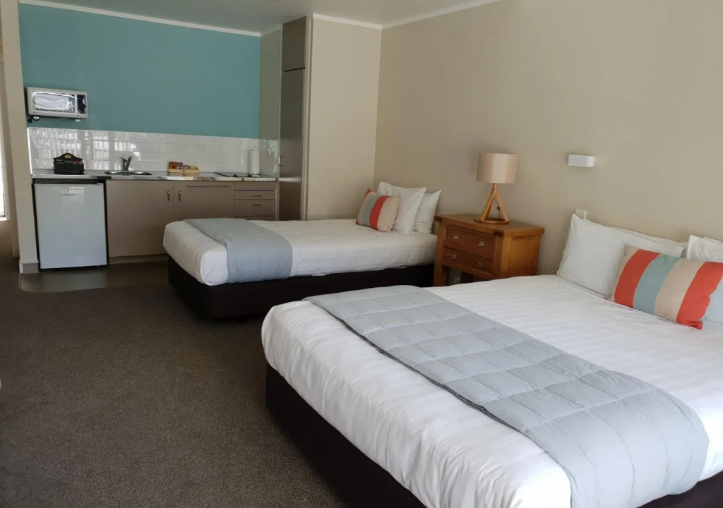 Hananui Lodge and Apartments