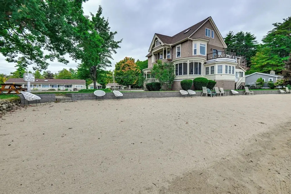 Lake Winnipesaukee Condo w/ Beach Access!