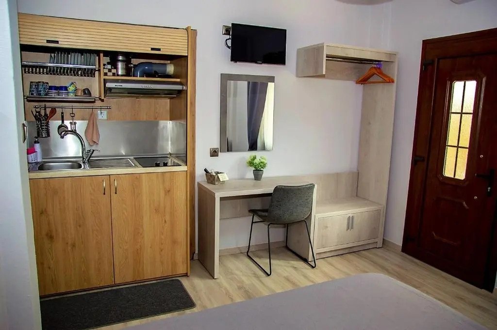 Dimitra House