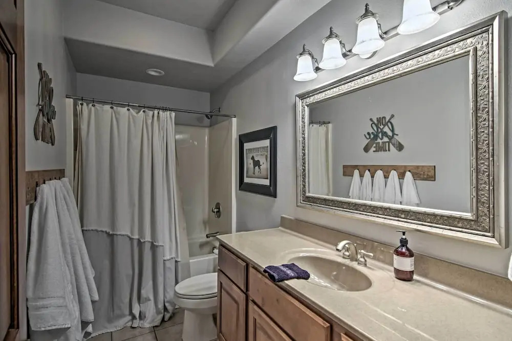 Expansive Townhome w/ Game Room & Community Pool