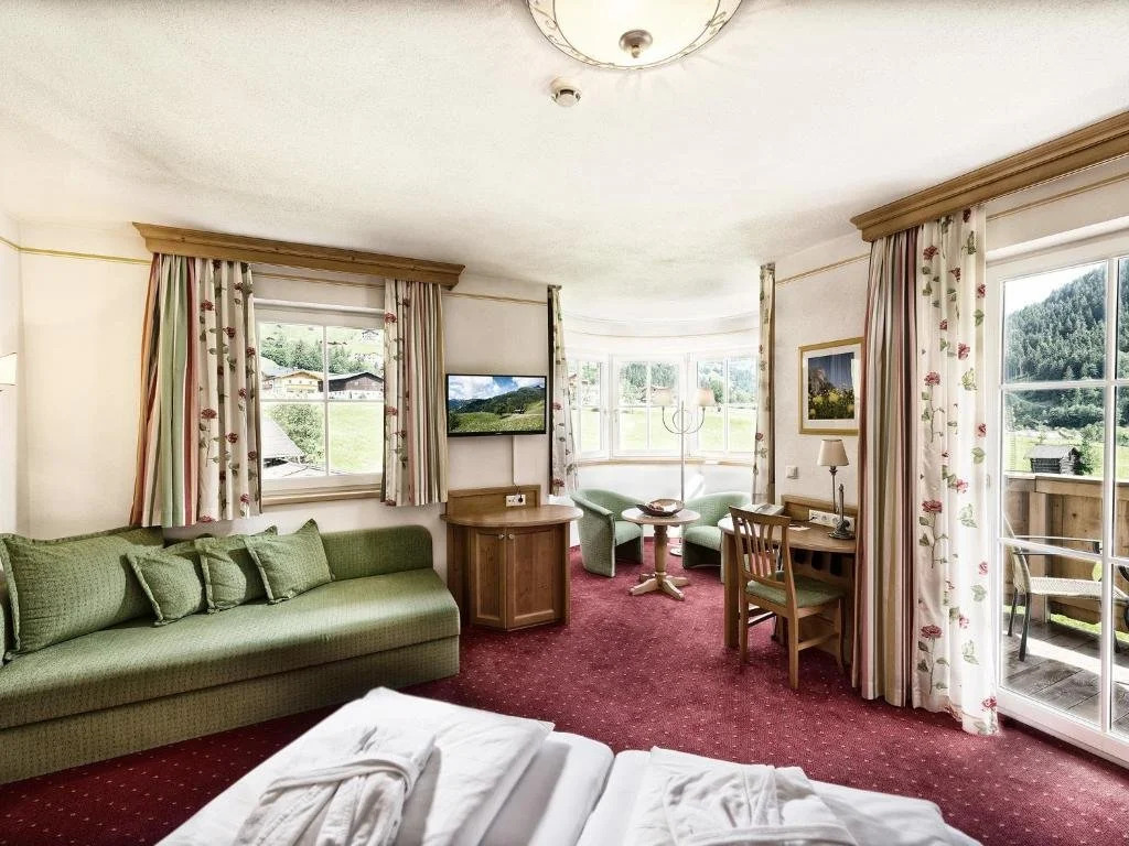 Hotel Bergzeit