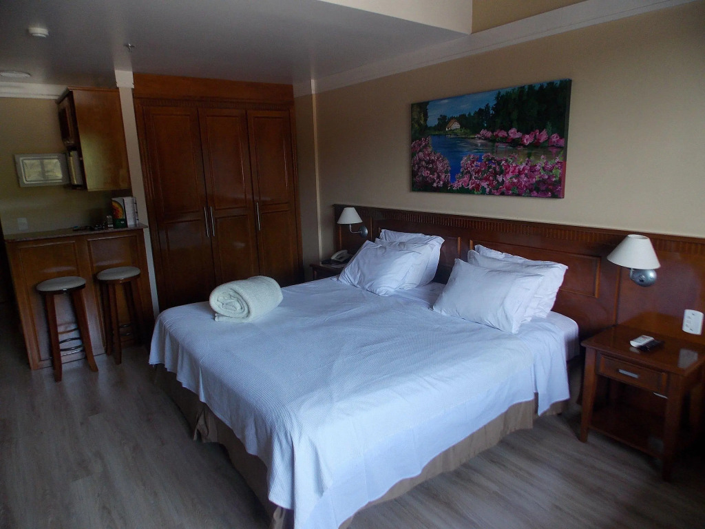 Apart-hotel em Gramado, padrão 4 estrelas, no centro