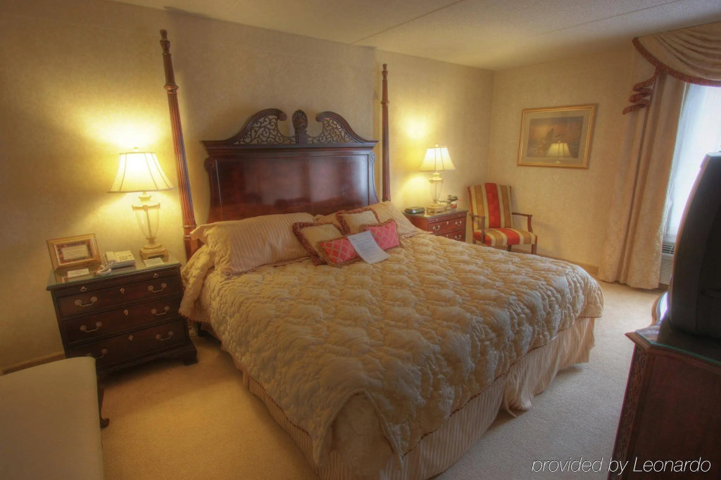 Holiday Inn Express State College at Williamsburg Square by IHG