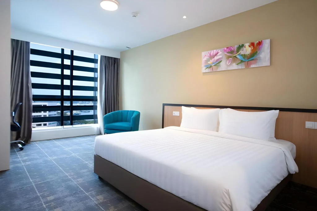 Hotel 7 Suria