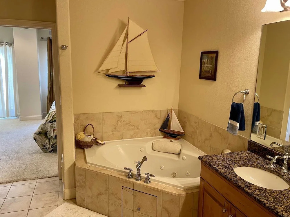 Laguna Bay 302n 3 Bedroom Condo by RedAwning