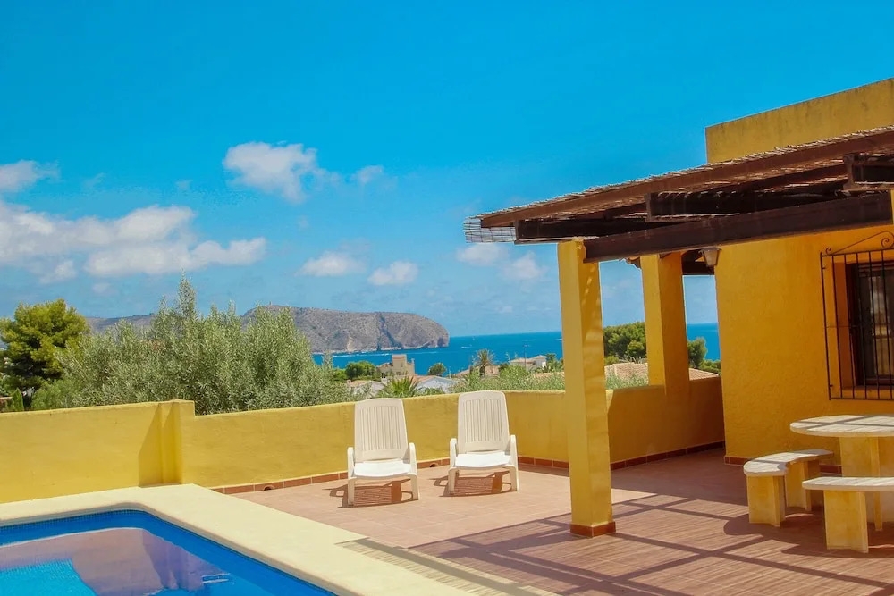 Devesa - sea view villa with private pool in Moraira