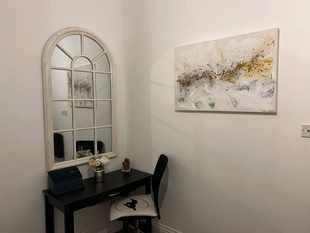 Modern and Spacious 2 Bedroom Flat Near Shoreditch