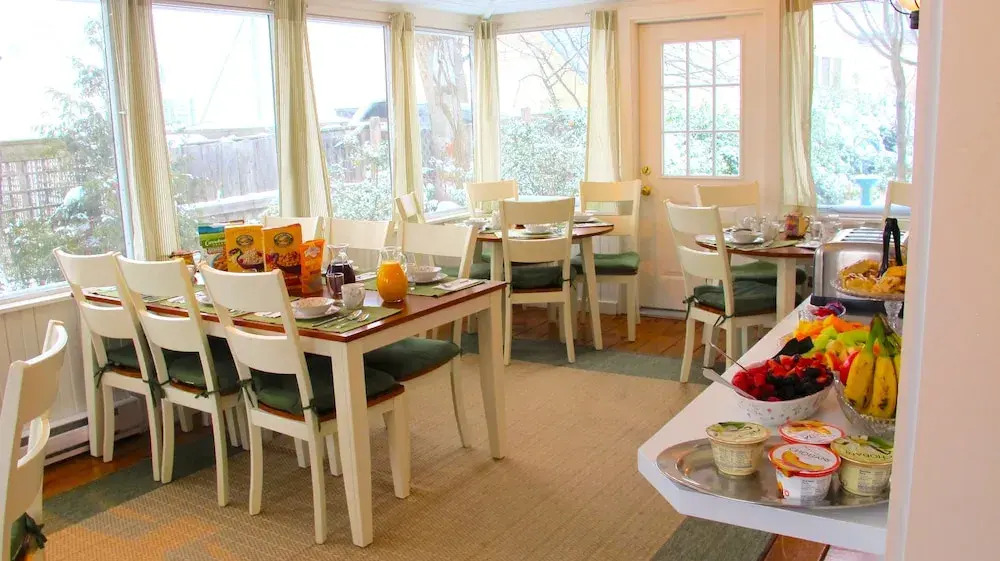 Clark Currier Inn