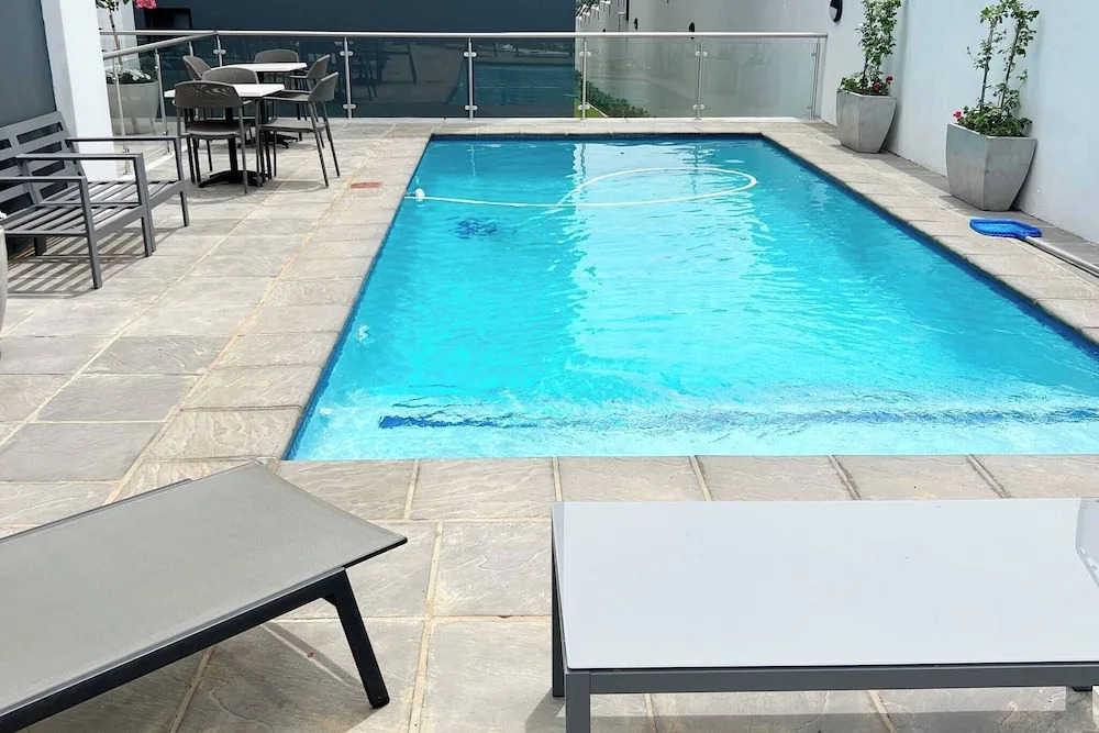 Humble Abode - 93 On New - Midrand