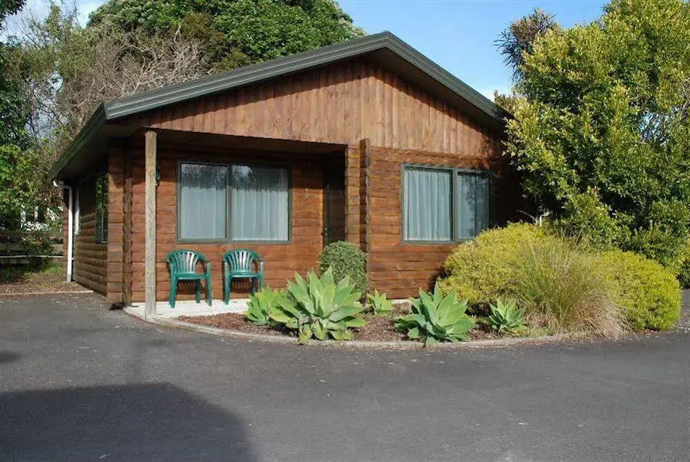 Cottage Park Travel Lodge & Conference Centre