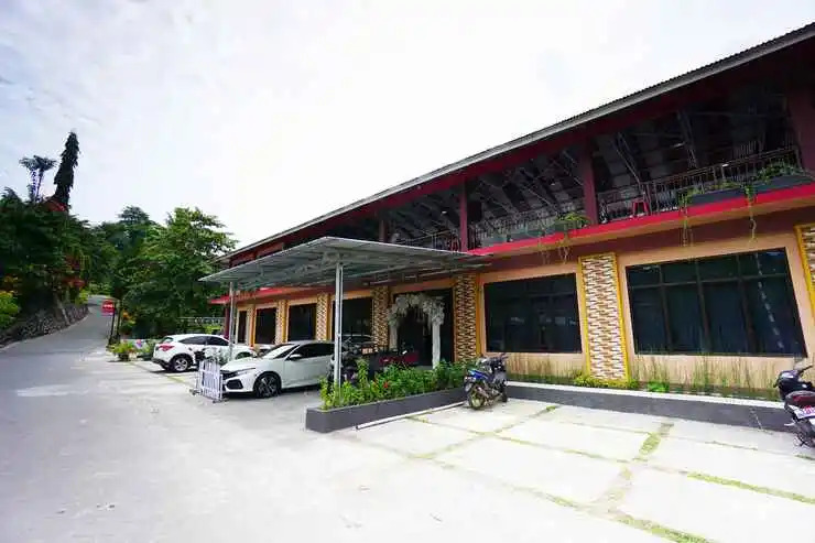 OYO 1254 Golden Lake Resort