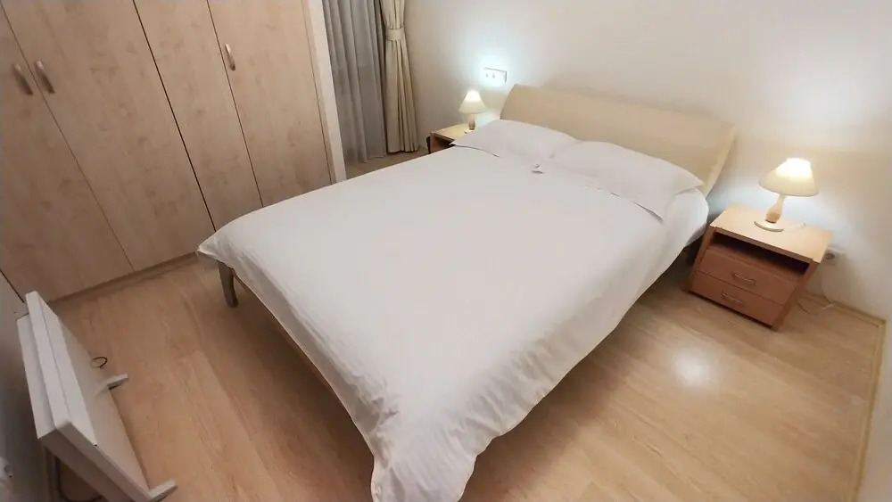 Deluxe 2 Bedroom Apartment Near Kreschatyk - 4001