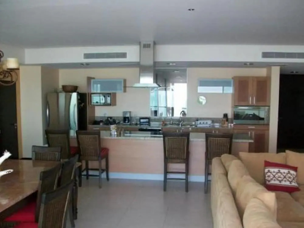 Peninsula Tower 3-9B