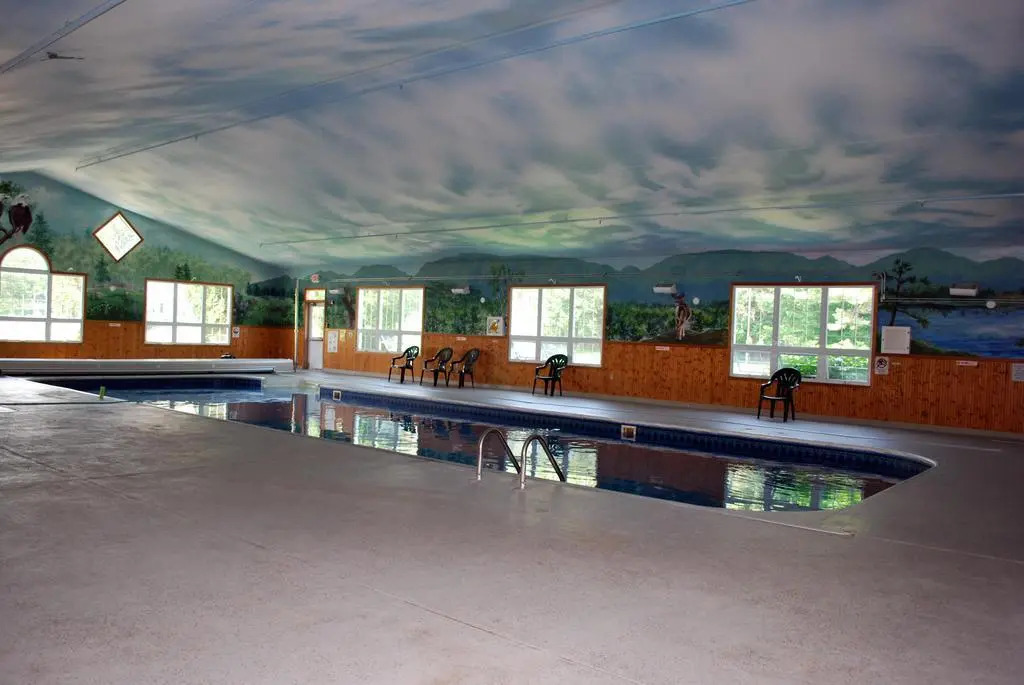 Cabot Inn & Suites