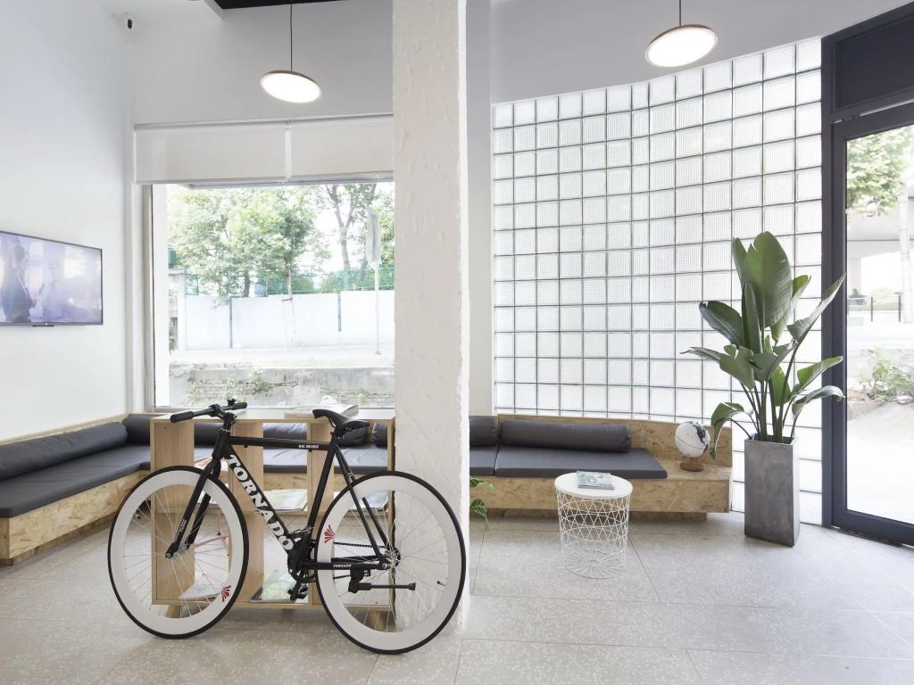 WEFLOW Hostel