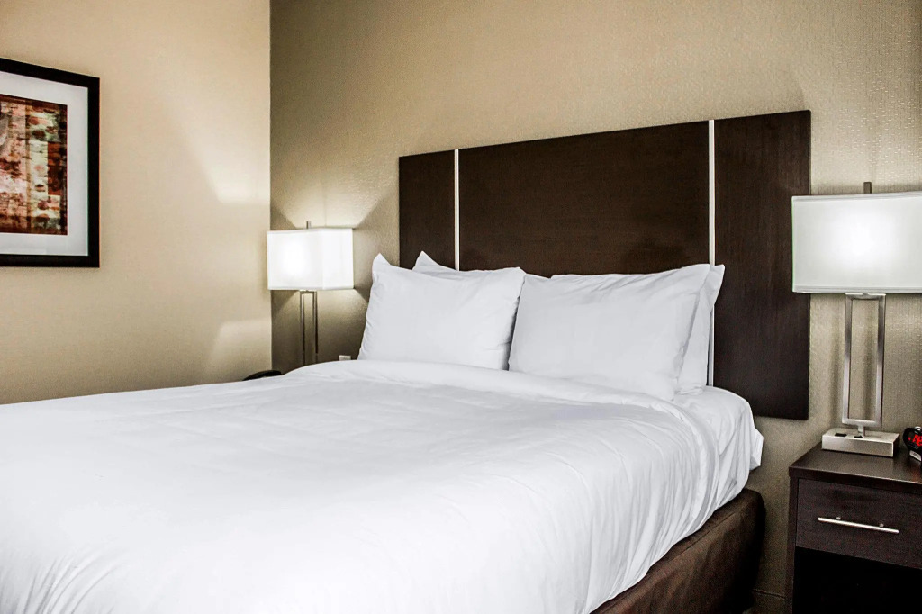 Pitkin Hotel