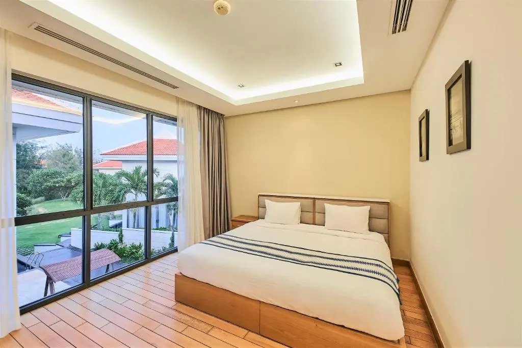 EmblemSea Luxury Villas few steps to the Danang beach