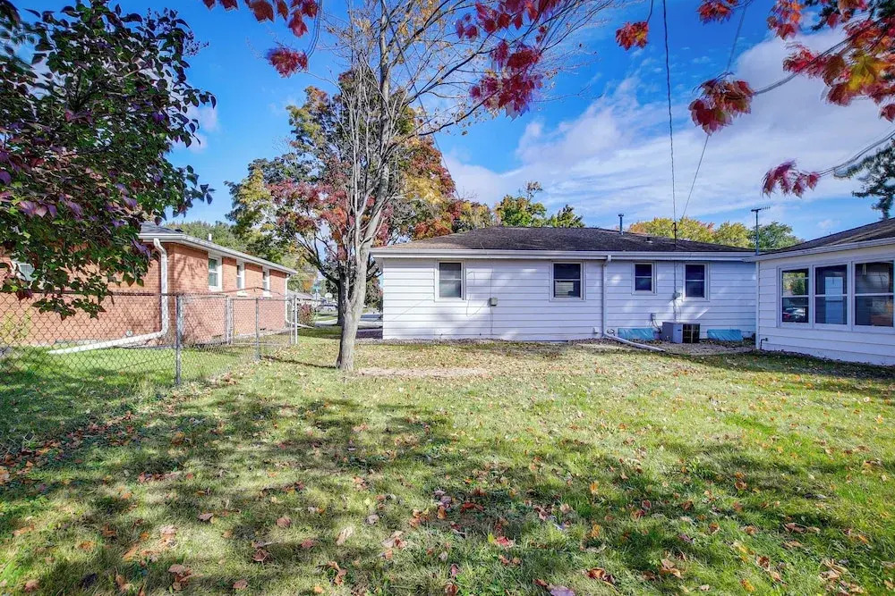 Green Bay Vacation Home: Half Mi to Lambeau Field!
