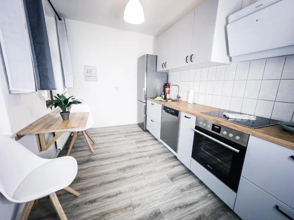 ⋙ Stilvolle Wohnung mit 2 Schlafzimmern & Balkon ⋘