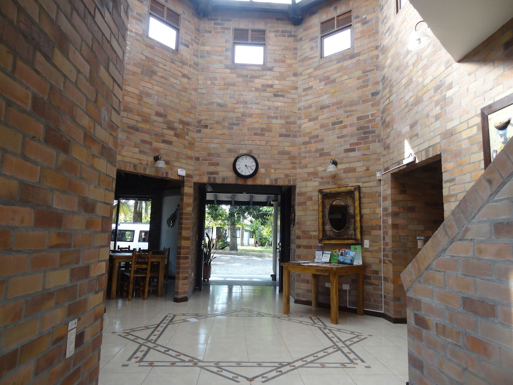 Hotel Tata Premium