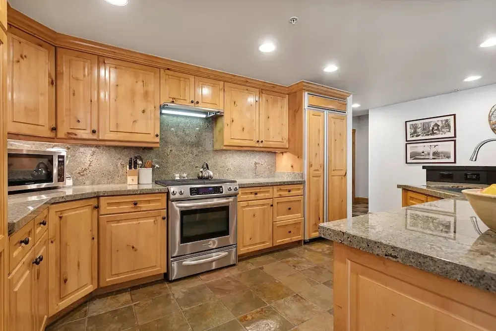 Trail's End Lodge at Deer Valley Resort - Two Bedroom Residence with Spa #201 2 Condo