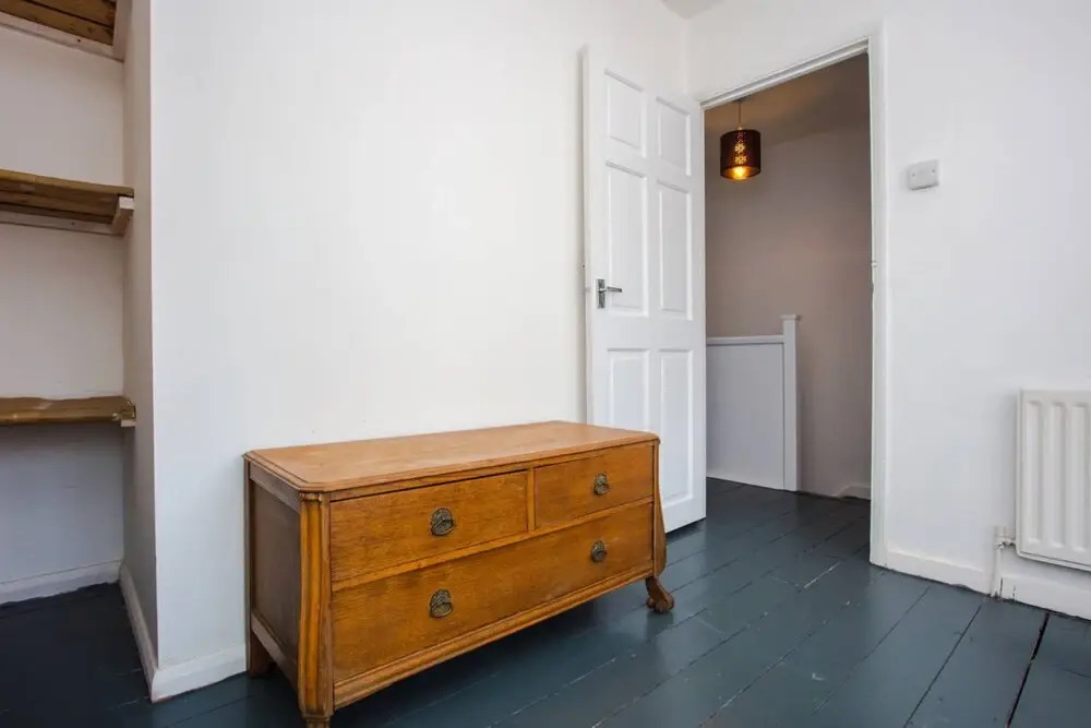 Cosy 4 Bedroom Apartment In Great Location