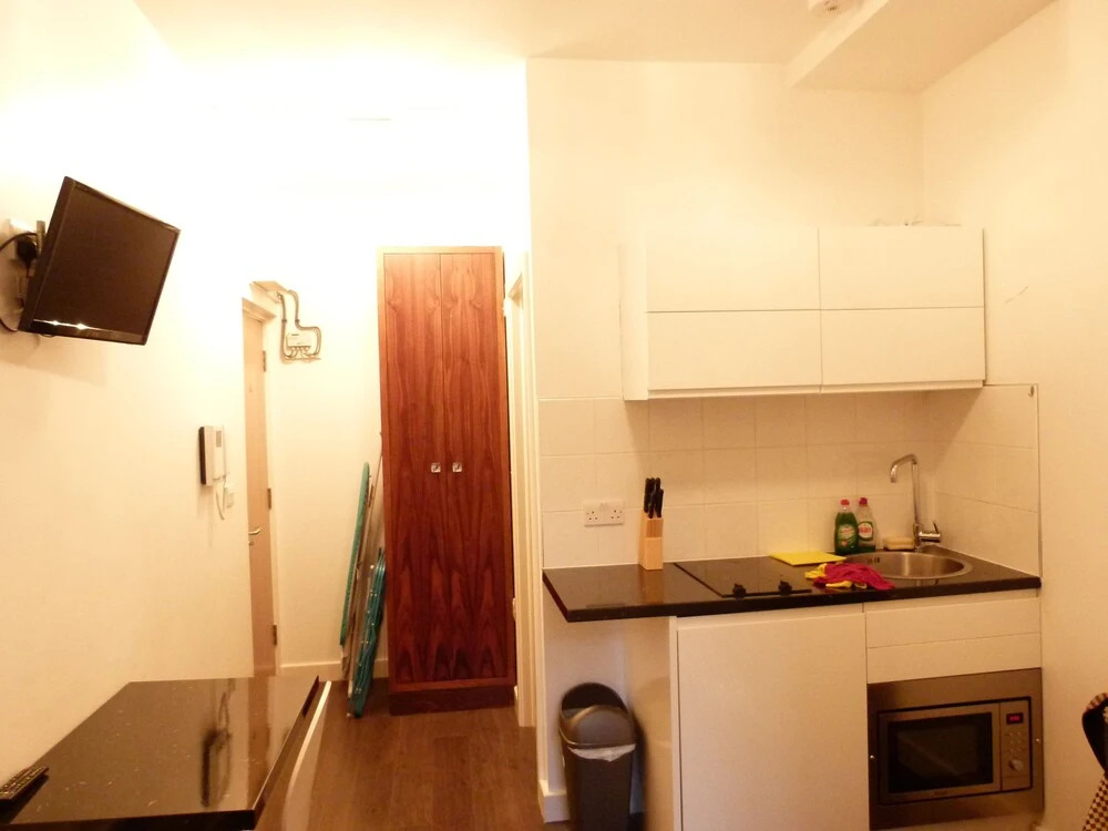 SS Property Hub - City of London Apartment Studio 4