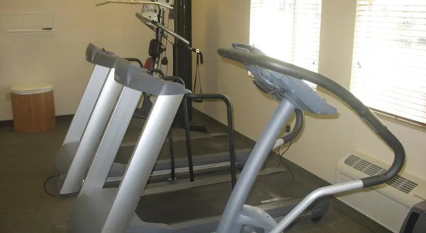 Candlewood Suites Waterloo- Cedar Falls