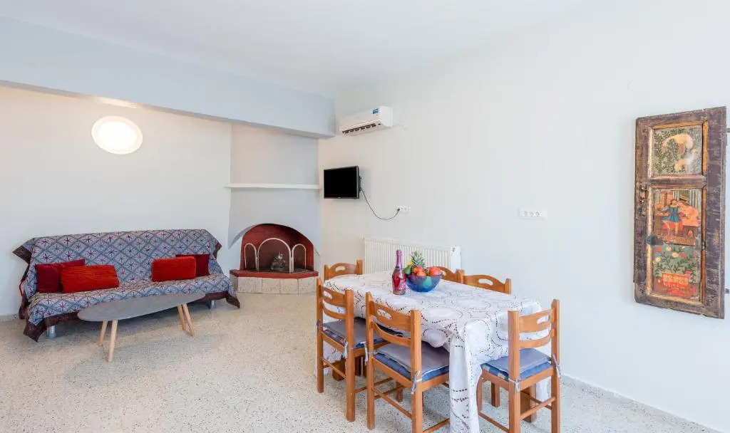 Fully Equipped House Nearby the Beach