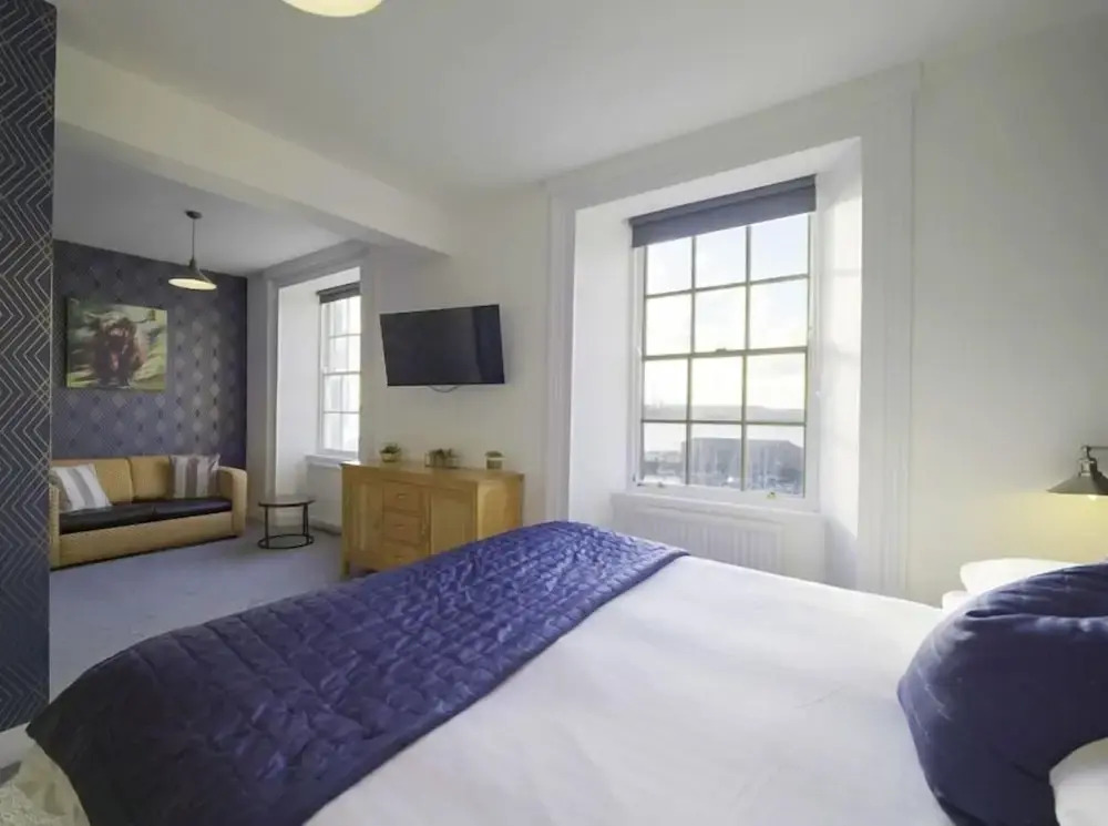 THE LORD NELSON HOTEL