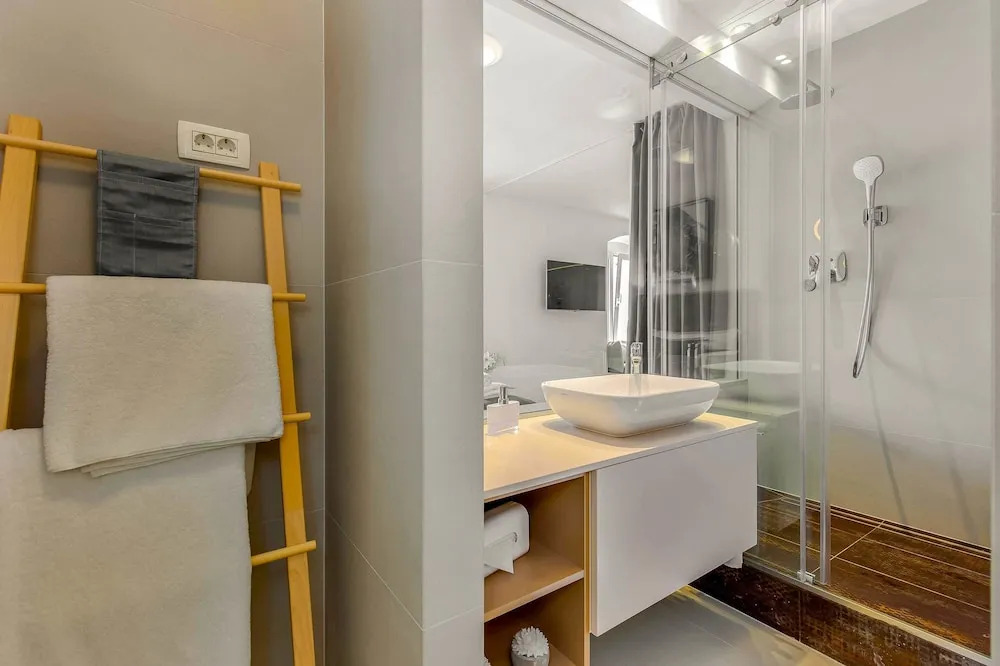 Apartment Wow