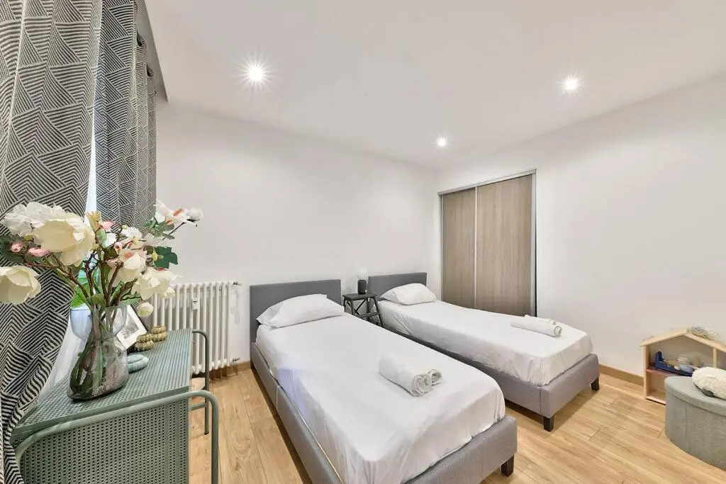 Cosy 2 Bedroom Flat 10min To the Vieux Port