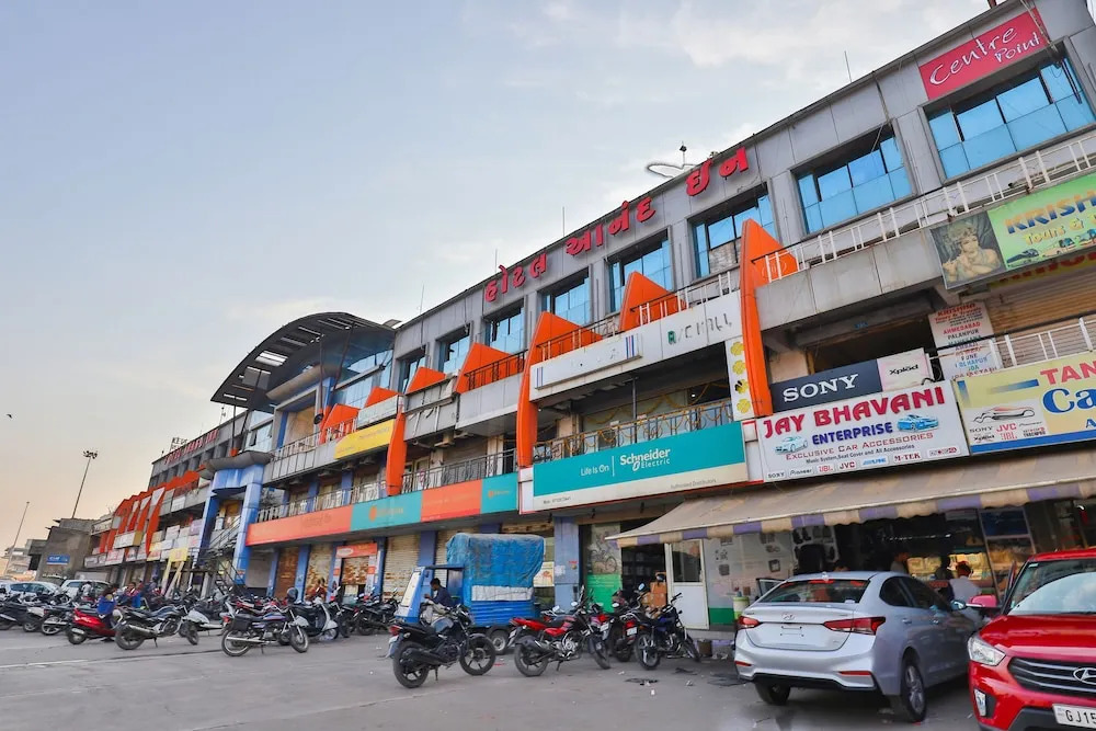 Oyo 24135 Hotel Anand Inn