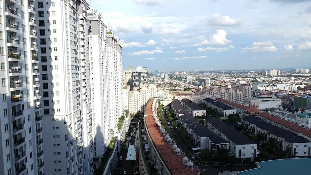 Penthouse Level Apartment At Mall Of Indonesia (MOI) Gading