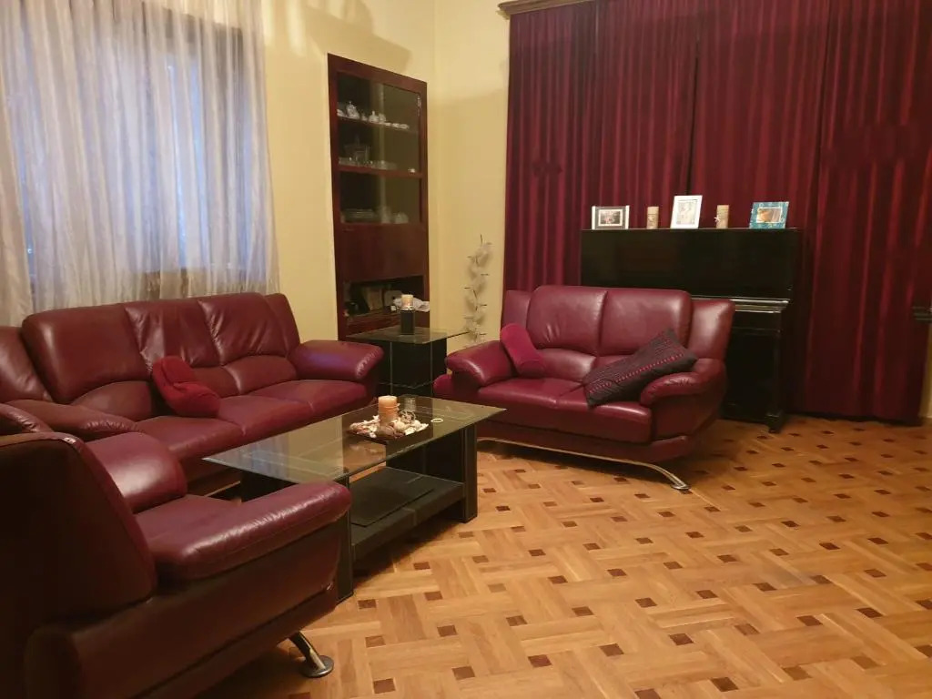 30 Elene Akhvlediani St, Tbilisi